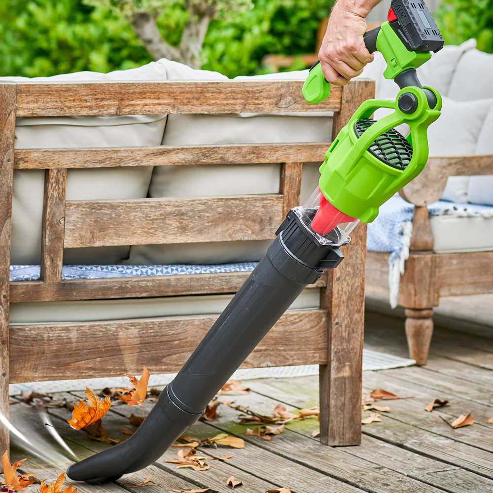 Bladblazer met gebogen buis