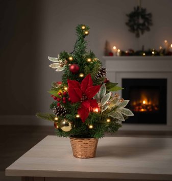 Versierde kerstboom met ledverlichting
