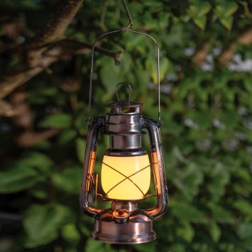 Lampe-tempête avec flamme