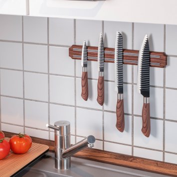 Jeu de couteaux avec porte-couteaux magnétique