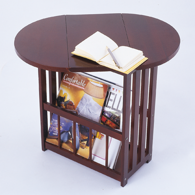 Elegante houtentafel met lectuurbak 