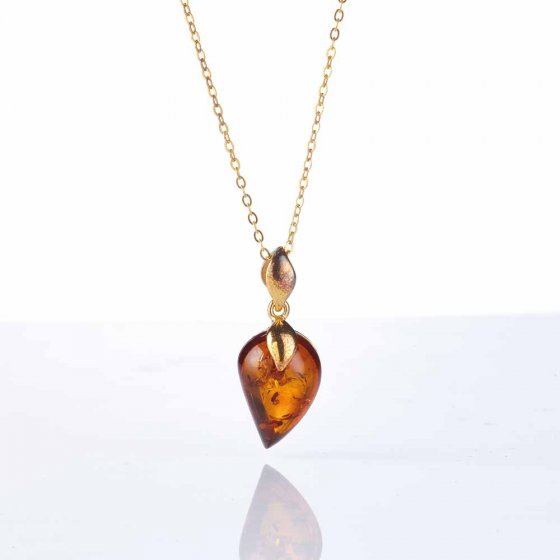 Chaîne avec pendentif en ambre 