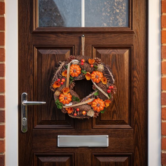 Herfstkrans voor aan de deur 