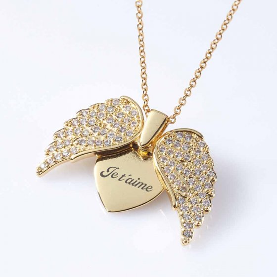 Chaîne avec médaillon en forme de cœur 