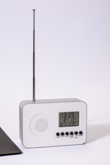 Uw cadeau: radio met klok en thermometer 
