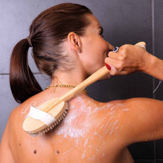 Brosse en bois pour le dos et le corps 