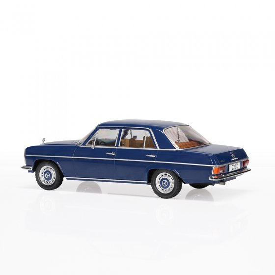 Mercedes-Benz 220 D/8 