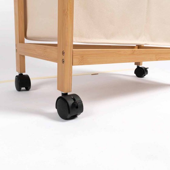 Table à repasser avec panier à linge 