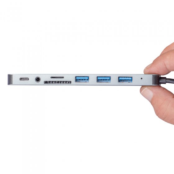 Station d'accueil dans un boîtier métallique 