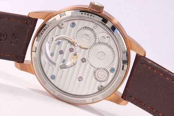 Tourbillon-horloge van goud 
