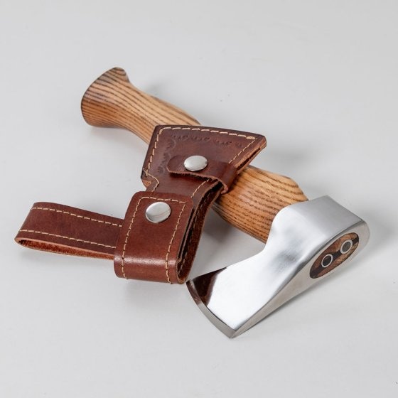 Handbijl met leren etui 