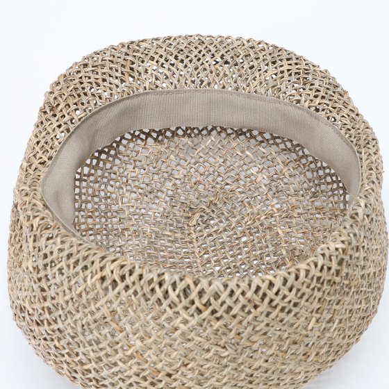 Gevlochten pet van natuurstro 