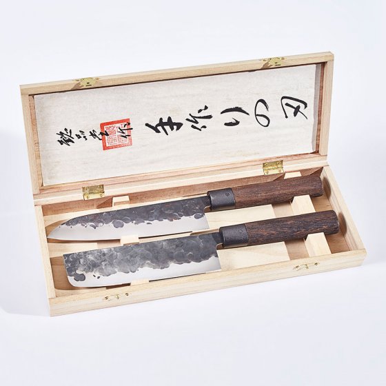 Set de trois couteaux japonais avec aiguiseur