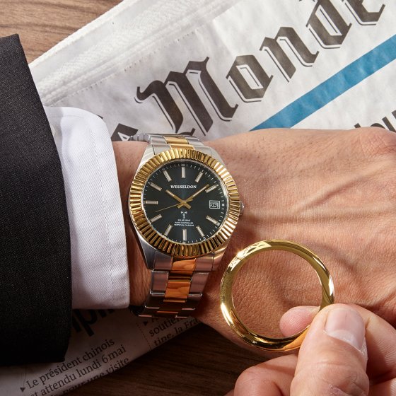 Radiogestuurd horloge op zonne-energie met verwisselbare lunette 