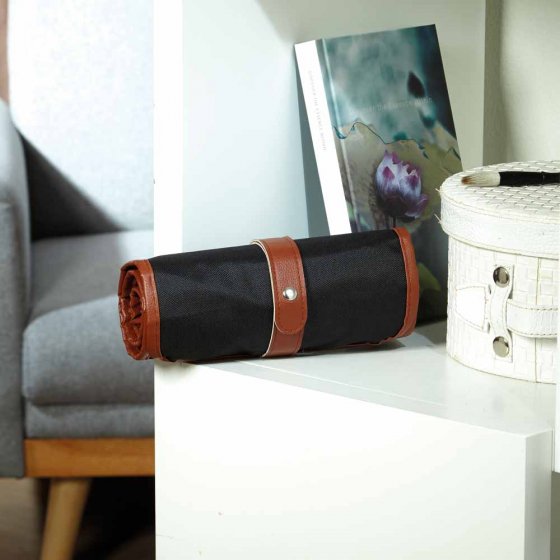 Kleurpotlodenset in een oprolbaar etui 