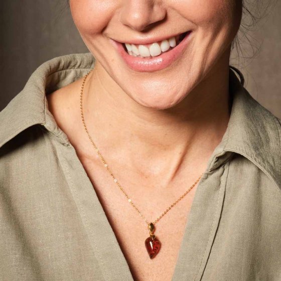 Chaîne avec pendentif en ambre 