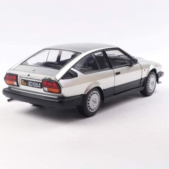 Alfa GTV6 1:18 