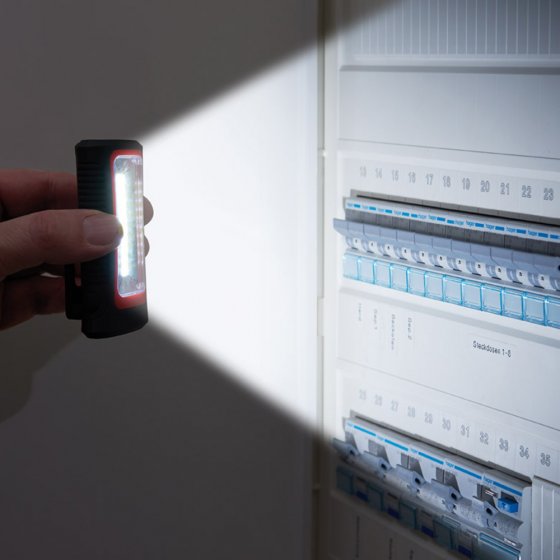 Uw Cadeau: MULTIFUNCTIONELE COB/LEDLAMP 