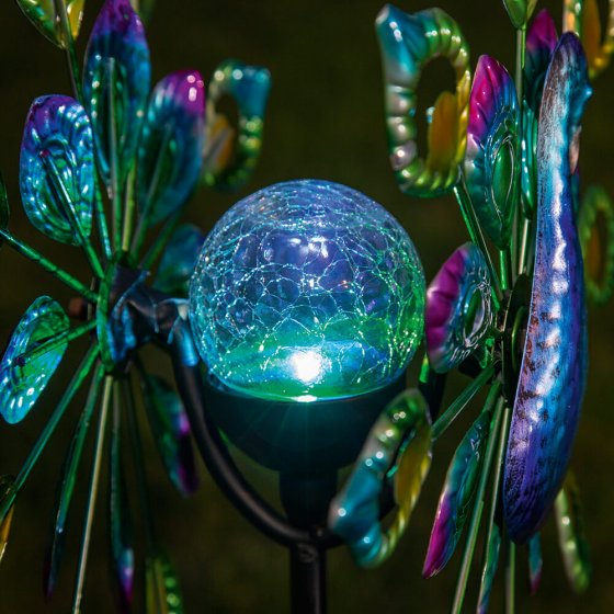 Led-windmolen 'Pauw' op zonne-energie 