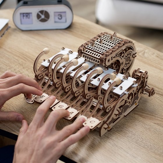 Maquette en bois piano mécanique 
