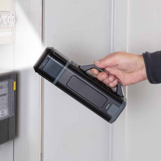 Lampe rechargeable avec outils 