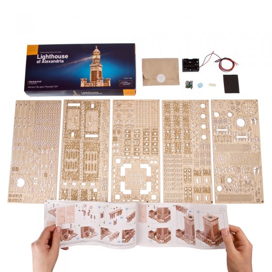 Houten model vuurtoren van Alexandrië 