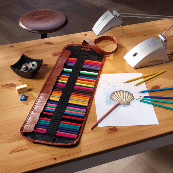 Kleurpotlodenset in een oprolbaar etui 